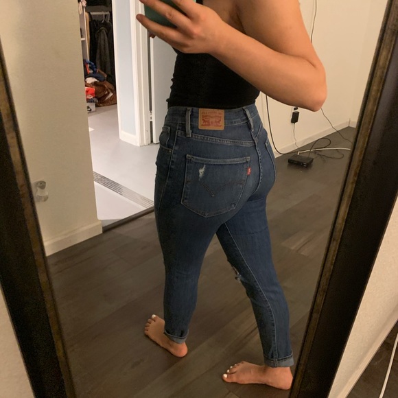 LEVIS HIGH RISE JEANS💛 - Picture 3 of 5